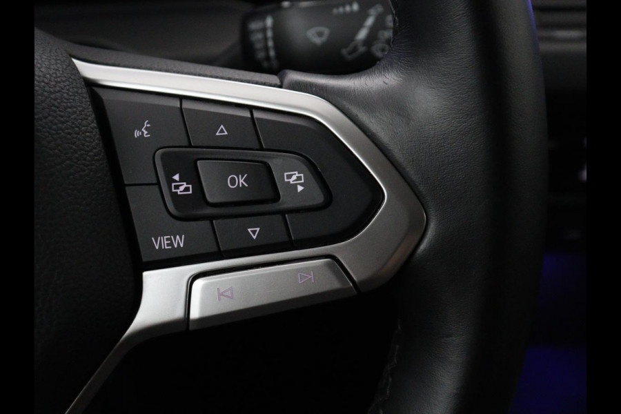 Volkswagen Golf 1.5 TSI Style | Matrix LED | Camera | Carplay | Trekhaak | Massage | Memory | Sfeerverlichting | Adaptive cruise | Digital Cockpit | Parkeerhulp | File Assistent | Climate control | Bluetooth