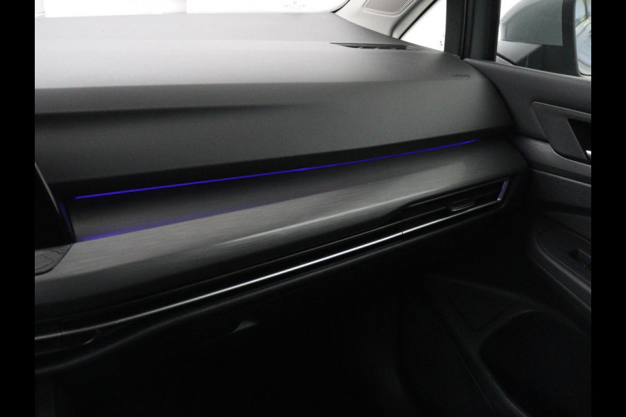 Volkswagen Golf 1.5 TSI Style | Matrix LED | Camera | Carplay | Trekhaak | Massage | Memory | Sfeerverlichting | Adaptive cruise | Digital Cockpit | Parkeerhulp | File Assistent | Climate control | Bluetooth
