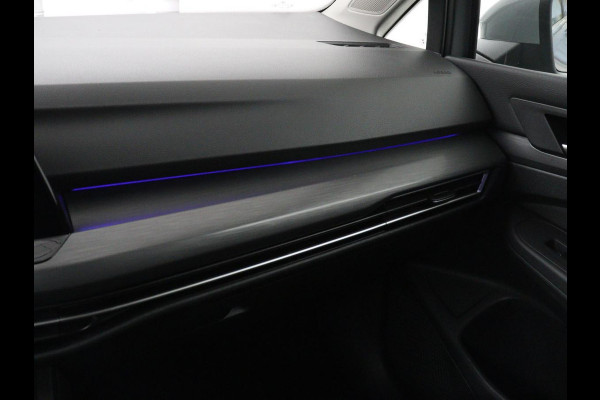 Volkswagen Golf 1.5 TSI Style | Matrix LED | Camera | Carplay | Trekhaak | Massage | Memory | Sfeerverlichting | Adaptive cruise | Digital Cockpit | Parkeerhulp | File Assistent | Climate control | Bluetooth