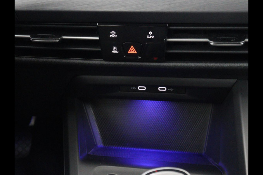 Volkswagen Golf 1.5 TSI Style | Matrix LED | Camera | Carplay | Trekhaak | Massage | Memory | Sfeerverlichting | Adaptive cruise | Digital Cockpit | Parkeerhulp | File Assistent | Climate control | Bluetooth