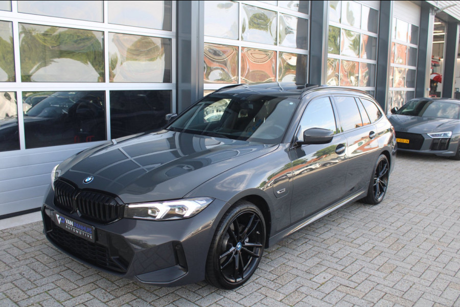 BMW 3 Serie Touring 320e xDrive M-Sport LCI | Pano | Head-up | HIFI | 19''