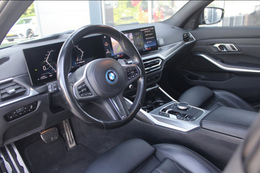 BMW 3 Serie Touring 320e xDrive M-Sport LCI | Pano | Head-up | HIFI | 19''