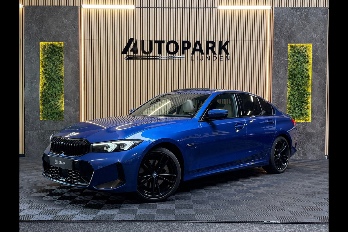 BMW 3-serie 330e High Executive|M-SPORT|LCI|PANO|HuD|MEMORY|KEYLESS|CARPLAY|DEALERONDERHOUDEN|AMBIENT LIGHT|GARANTIE|292PK|BOMVOL!