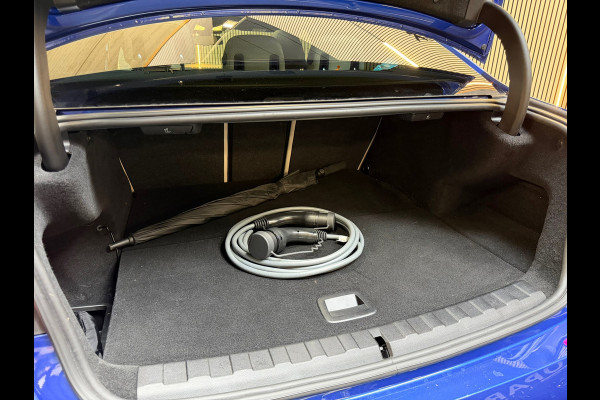 BMW 3-serie 330e High Executive|M-SPORT|LCI|PANO|HuD|MEMORY|KEYLESS|CARPLAY|DEALERONDERHOUDEN|AMBIENT LIGHT|GARANTIE|292PK|BOMVOL!