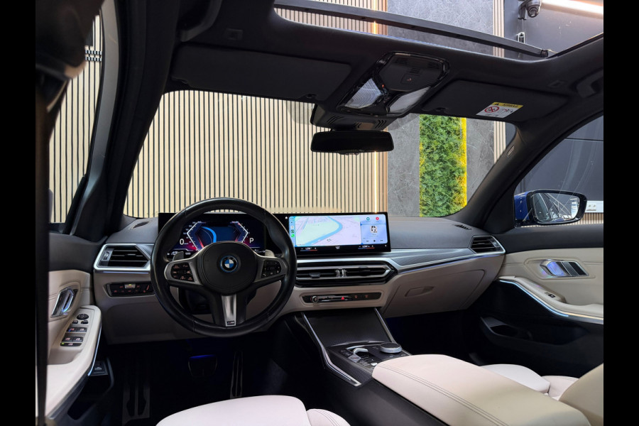 BMW 3-serie 330e High Executive|M-SPORT|LCI|PANO|HuD|MEMORY|KEYLESS|CARPLAY|DEALERONDERHOUDEN|AMBIENT LIGHT|GARANTIE|292PK|BOMVOL!