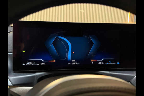 BMW 3-serie 330e High Executive|M-SPORT|LCI|PANO|HuD|MEMORY|KEYLESS|CARPLAY|DEALERONDERHOUDEN|AMBIENT LIGHT|GARANTIE|292PK|BOMVOL!