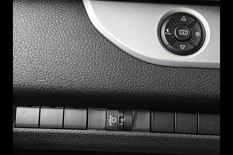 Opel Vivaro-e Combi e-Zafira L2H1 75 kWh 8 persoons Navigatie Airco Dab Camera 360 Cruise control Lichtmetalen velgen Stoelverwarming