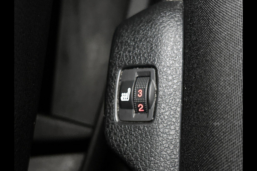 Opel Vivaro-e Combi e-Zafira L2H1 75 kWh 8 persoons Navigatie Airco Dab Camera 360 Cruise control Lichtmetalen velgen Stoelverwarming