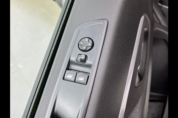 Opel Vivaro 2.0 CDTI L3H1 145PK Dubbele Cabine Edition Airco Navigatie Trekhaak Carplay