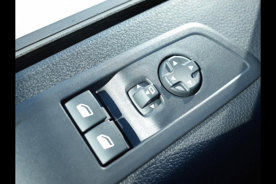Opel Vivaro Electric 75 kWh Dubbele Cabine | tot 8 jaar garantie | 2x schuifdeur | Dynamic Comfort NAV Pakket | Comfort Pakket |  Exterieur pakket | Winterpakket | Betimmering | LM velgen | Rijklaarprijs