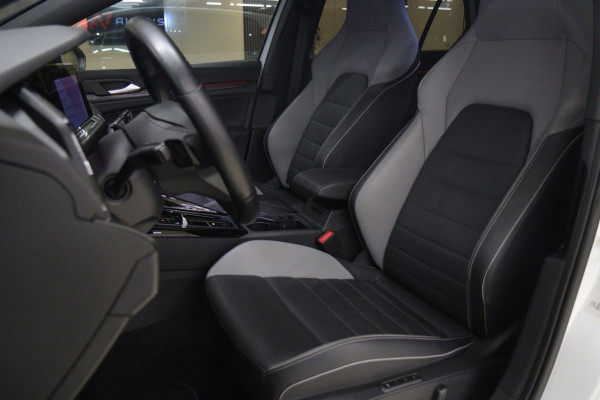 Volkswagen Golf 1.4 eHybrid GTE /PANO/IQLIGHT/CAM/CARPLAY/ACC/LANE ASSIST/VOL