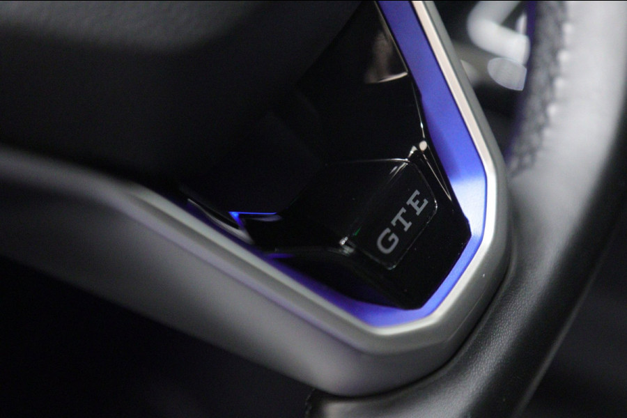 Volkswagen Golf 1.4 eHybrid GTE /PANO/IQLIGHT/CAM/CARPLAY/ACC/LANE ASSIST/VOL