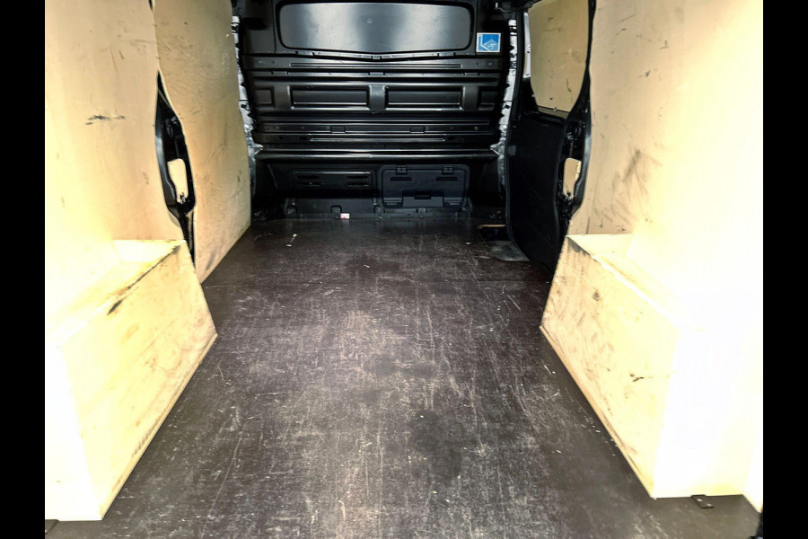 Renault Trafic 2.0 Blue dCi 150PK T30 L2H1 Advance Automaat Navigatie Airco Lichtmetalen velgen Betimmering Trekhaak Camera Parkeer sensoren Dab