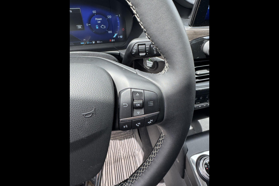Ford Kuga 2.5 PHEV Vignale 225pk | Wegklapbare Trekhaak | Winterpack | Volledig lederen interieur | 1.500kg Trekgewicht