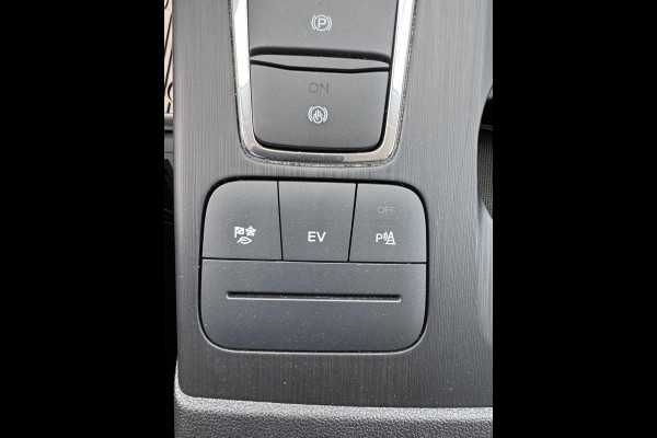Ford Kuga 2.5 PHEV Vignale 225pk | Wegklapbare Trekhaak | Winterpack | Volledig lederen interieur | 1.500kg Trekgewicht