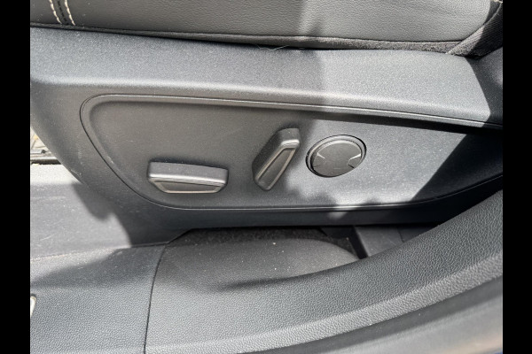 Ford Kuga 2.5 PHEV Vignale 225pk | Wegklapbare Trekhaak | Winterpack | Volledig lederen interieur | 1.500kg Trekgewicht