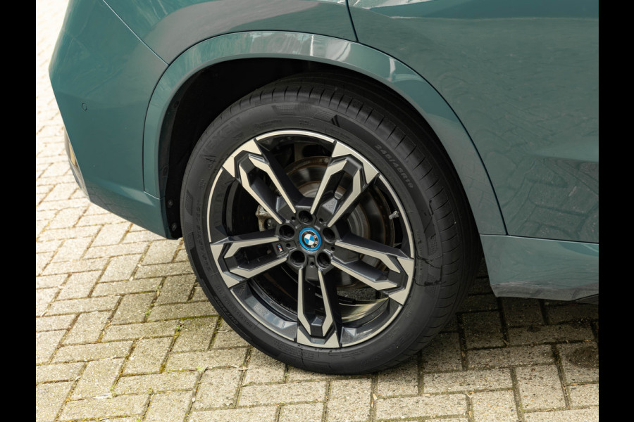 BMW X1 xDrive25e - M-Sport - Pano - Trekhaak - 19 inch - Camera