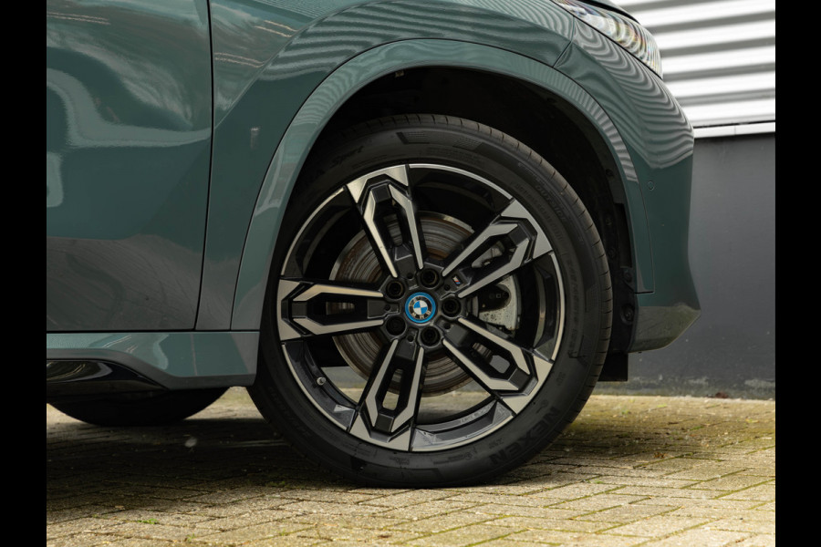 BMW X1 xDrive25e - M-Sport - Pano - Trekhaak - 19 inch - Camera