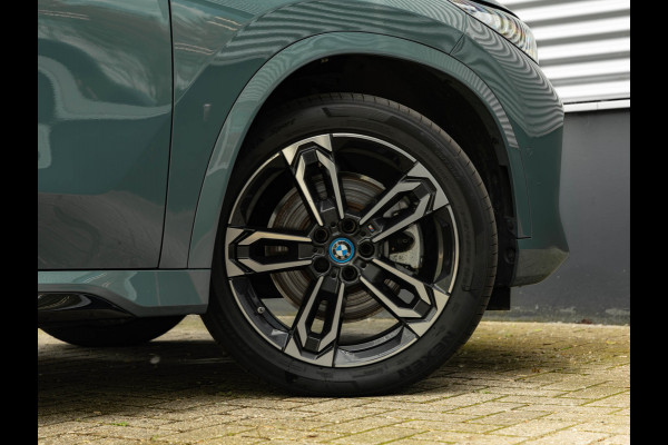 BMW X1 xDrive25e - M-Sport - Pano - Trekhaak - 19 inch - Camera