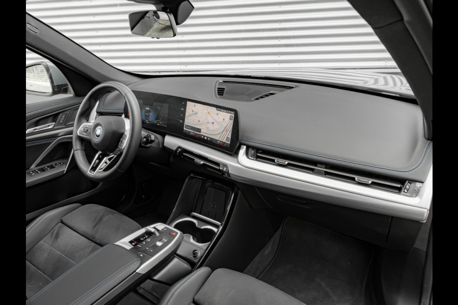 BMW X1 xDrive25e - M-Sport - Pano - Trekhaak - 19 inch - Camera