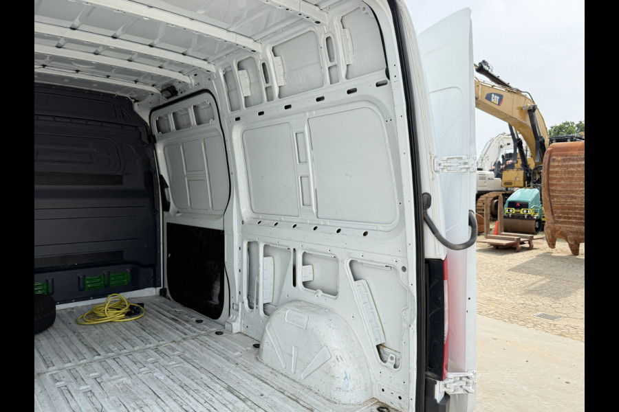 Mercedes-Benz eSprinter eSprinter L2H2 55 kWh L2H2 Elektrisch 168km WLTP 94% (SOH) Snelladen Laadkabel Climate Control Stoelverwarming