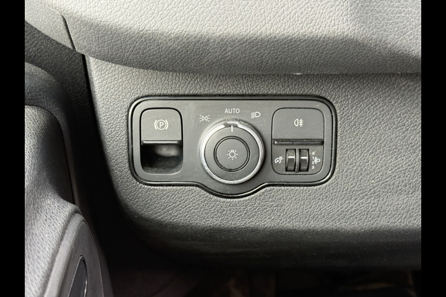 Mercedes-Benz eSprinter eSprinter L2H2 55 kWh L2H2 Elektrisch 168km WLTP 94% (SOH) Snelladen Laadkabel Climate Control Stoelverwarming