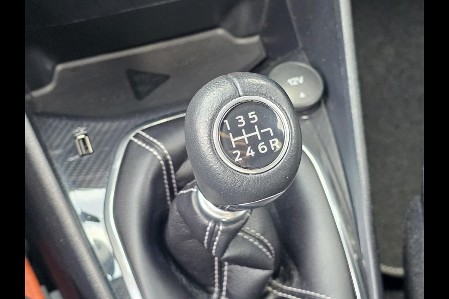 Ford Fiesta 1.0 EcoBoost Active X Winter Pack | Driver Pack | Trekhaak | Adaptive cruise control | B&O geluid | Achteruitrijcamera | Lane assist | Nieuwstaat | dealeronderhouden