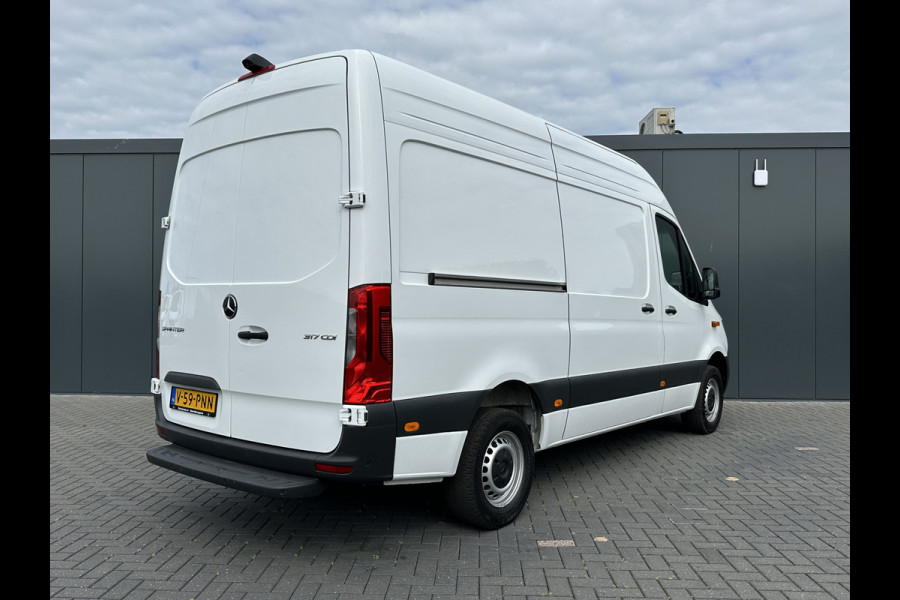 Mercedes-Benz Sprinter 317 CDI 9G-TRONIC RWD FACELIFT / L2H2 / CAMERA / LED / MBUX / CRUISE / AIRCO / BLIND SPOT / GEVEERDE STOEL