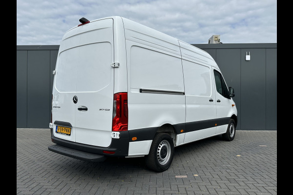 Mercedes-Benz Sprinter 317 CDI 9G-TRONIC RWD FACELIFT / L2H2 / CAMERA / LED / MBUX / CRUISE / AIRCO / BLIND SPOT / GEVEERDE STOEL
