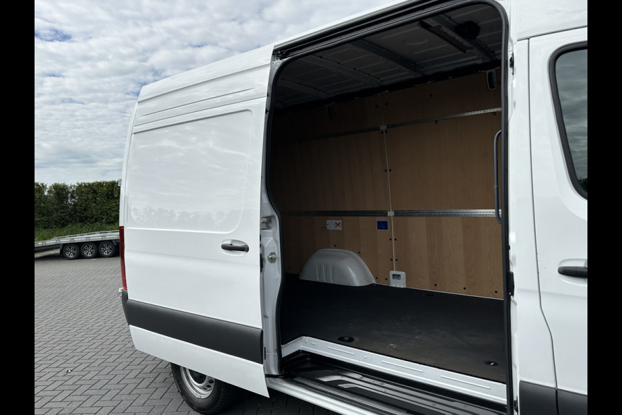 Mercedes-Benz Sprinter 317 CDI 9G-TRONIC RWD FACELIFT / L2H2 / CAMERA / LED / MBUX / CRUISE / AIRCO / BLIND SPOT / GEVEERDE STOEL