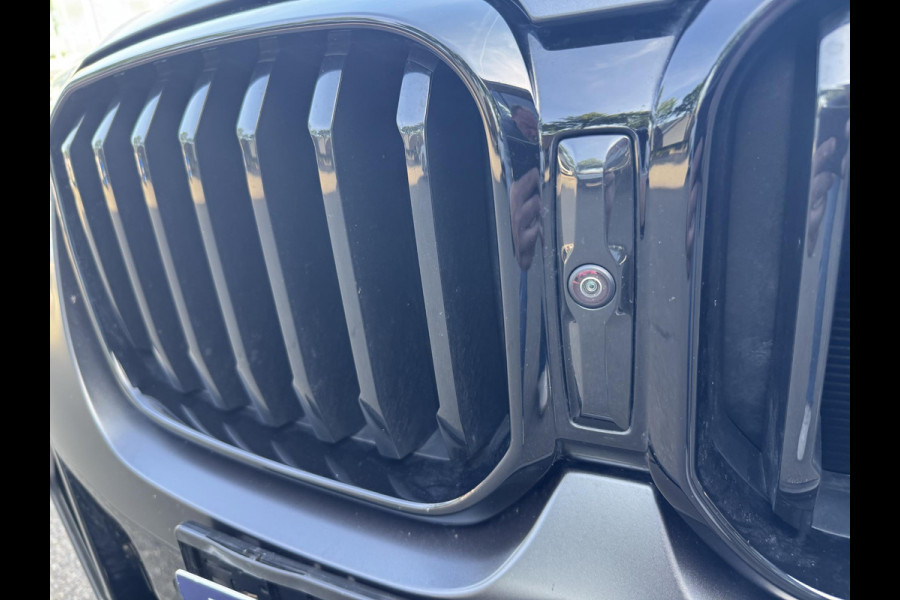 BMW X3 xDrive30e HIGH EXECUTIVE M SPORT | M-TECHNIC SPORTSTOELEN + MEMORY + LEER | ELEKTR. TREKHAAK | 360 CAMERA | HEAD-UP DISPLAY | 20 INCH | AMBI LIGHT | AERODYNAMICA-PAKKET | STOEL- + STUURVERWARMING | DEALER ONDERHOUDEN | RIJKLAAR |