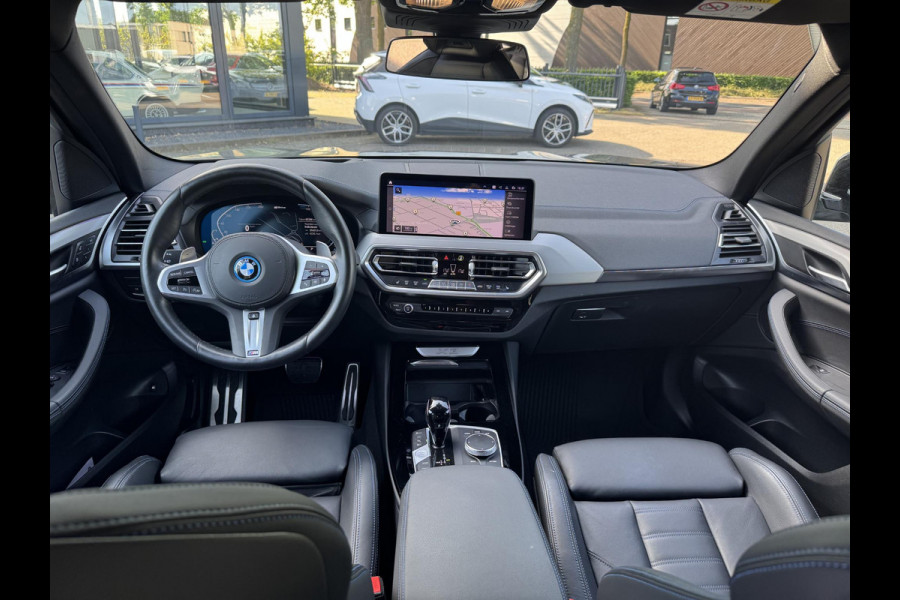BMW X3 xDrive30e HIGH EXECUTIVE M SPORT | M-TECHNIC SPORTSTOELEN + MEMORY + LEER | ELEKTR. TREKHAAK | 360 CAMERA | HEAD-UP DISPLAY | 20 INCH | AMBI LIGHT | AERODYNAMICA-PAKKET | STOEL- + STUURVERWARMING | DEALER ONDERHOUDEN | RIJKLAAR |