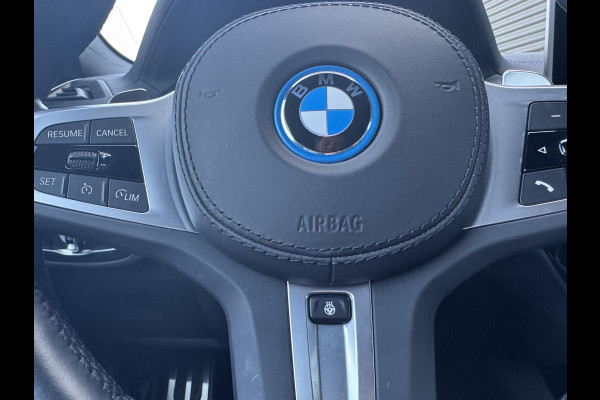 BMW X3 xDrive30e HIGH EXECUTIVE M SPORT | M-TECHNIC SPORTSTOELEN + MEMORY + LEER | ELEKTR. TREKHAAK | 360 CAMERA | HEAD-UP DISPLAY | 20 INCH | AMBI LIGHT | AERODYNAMICA-PAKKET | STOEL- + STUURVERWARMING | DEALER ONDERHOUDEN | RIJKLAAR |