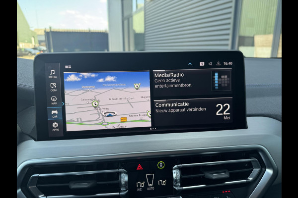 BMW X3 xDrive30e HIGH EXECUTIVE M SPORT | M-TECHNIC SPORTSTOELEN + MEMORY + LEER | ELEKTR. TREKHAAK | 360 CAMERA | HEAD-UP DISPLAY | 20 INCH | AMBI LIGHT | AERODYNAMICA-PAKKET | STOEL- + STUURVERWARMING | DEALER ONDERHOUDEN | RIJKLAAR |