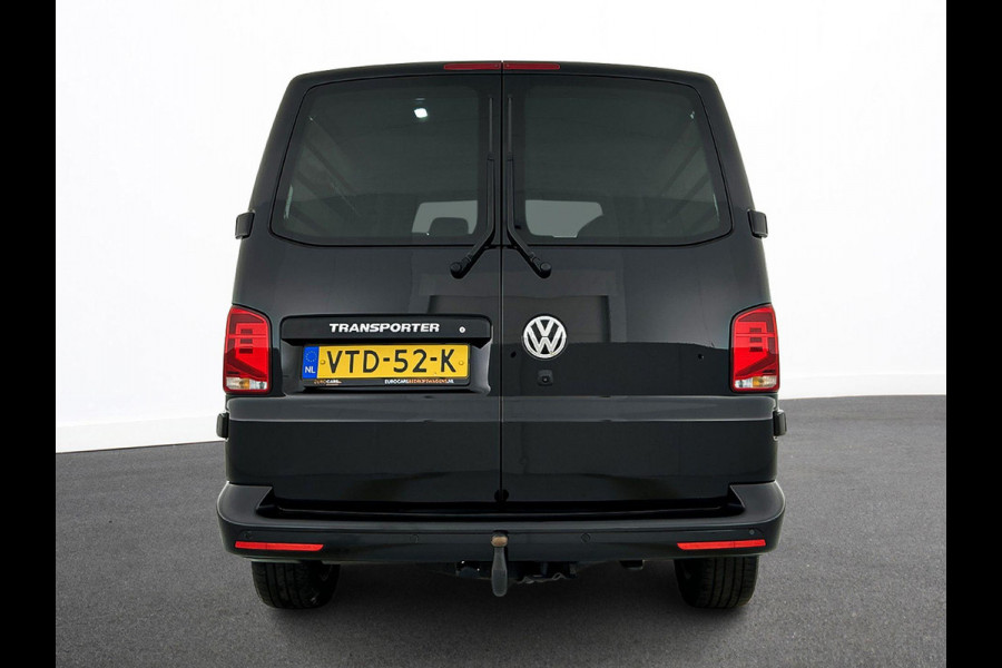 Volkswagen Transporter 2.0 TDI L2H1 Dubbele Cabine Highline Automaat Navigatie Carplay Parkeersensoren Trekhaak Adaptive Cruise control 6-zits
