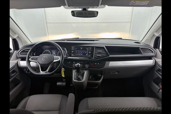 Volkswagen Transporter 2.0 TDI L2H1 Dubbele Cabine Highline Automaat Navigatie Carplay Parkeersensoren Trekhaak Adaptive Cruise control 6-zits