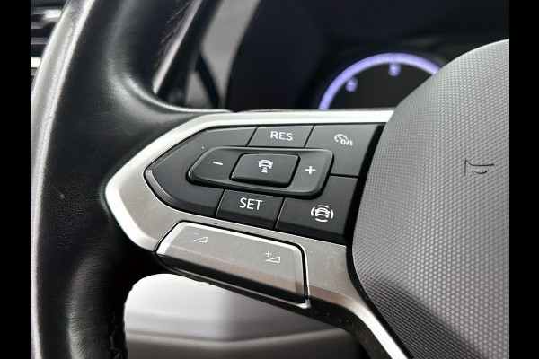 Volkswagen Transporter 2.0 TDI L2H1 Dubbele Cabine Highline Automaat Navigatie Carplay Parkeersensoren Trekhaak Adaptive Cruise control 6-zits