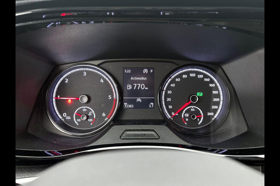 Volkswagen Transporter 2.0 TDI L2H1 Dubbele Cabine Highline Automaat Navigatie Carplay Parkeersensoren Trekhaak Adaptive Cruise control 6-zits