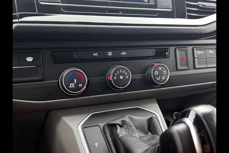 Volkswagen Transporter 2.0 TDI L2H1 Dubbele Cabine Highline Automaat Navigatie Carplay Parkeersensoren Trekhaak Adaptive Cruise control 6-zits