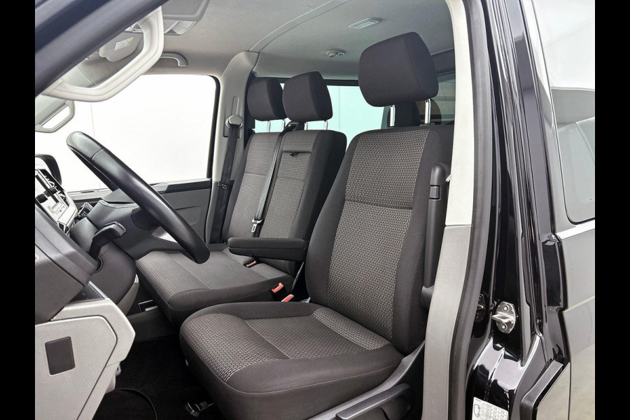 Volkswagen Transporter 2.0 TDI L2H1 Dubbele Cabine Highline Automaat Navigatie Carplay Parkeersensoren Trekhaak Adaptive Cruise control 6-zits