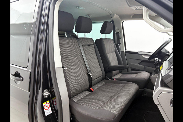 Volkswagen Transporter 2.0 TDI L2H1 Dubbele Cabine Highline Automaat Navigatie Carplay Parkeersensoren Trekhaak Adaptive Cruise control 6-zits