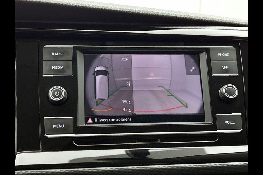 Volkswagen Transporter 2.0TDI L2H1 150PK Highline Dubbele Cabine Automaat Automaat Adaptive Cruise Control Airco Parkeersensoren Lichtmetalen velgen