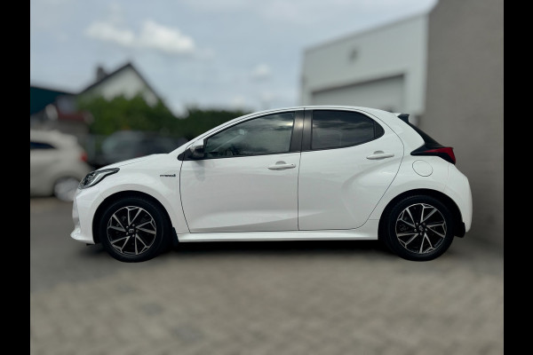 Toyota Yaris 1.5 Hybrid Dynamic CARPLAY / 4-SEIZ. BANDEN / RESERVE WIEL / STOELVERW. / CRUISE / ACHTERUITRIJCAMERA / LMV