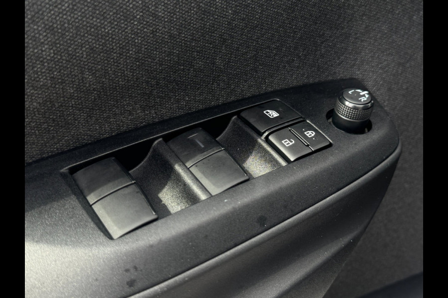 Toyota Yaris 1.5 Hybrid Dynamic CARPLAY / 4-SEIZ. BANDEN / RESERVE WIEL / STOELVERW. / CRUISE / ACHTERUITRIJCAMERA / LMV