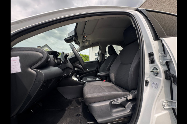 Toyota Yaris 1.5 Hybrid Dynamic CARPLAY / 4-SEIZ. BANDEN / RESERVE WIEL / STOELVERW. / CRUISE / ACHTERUITRIJCAMERA / LMV