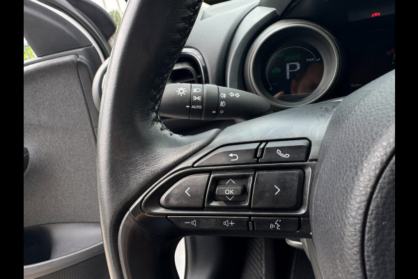 Toyota Yaris 1.5 Hybrid Dynamic CARPLAY / 4-SEIZ. BANDEN / RESERVE WIEL / STOELVERW. / CRUISE / ACHTERUITRIJCAMERA / LMV