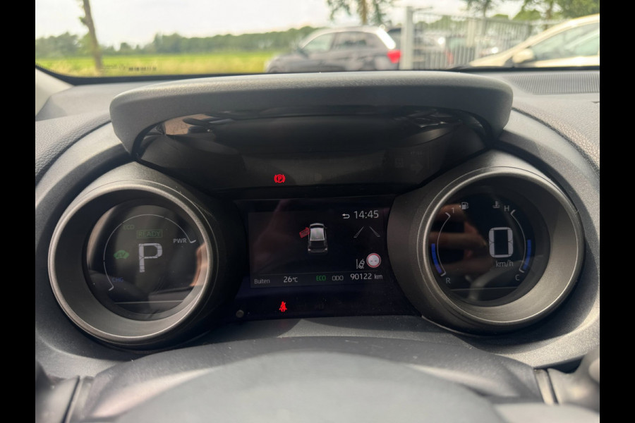 Toyota Yaris 1.5 Hybrid Dynamic CARPLAY / 4-SEIZ. BANDEN / RESERVE WIEL / STOELVERW. / CRUISE / ACHTERUITRIJCAMERA / LMV