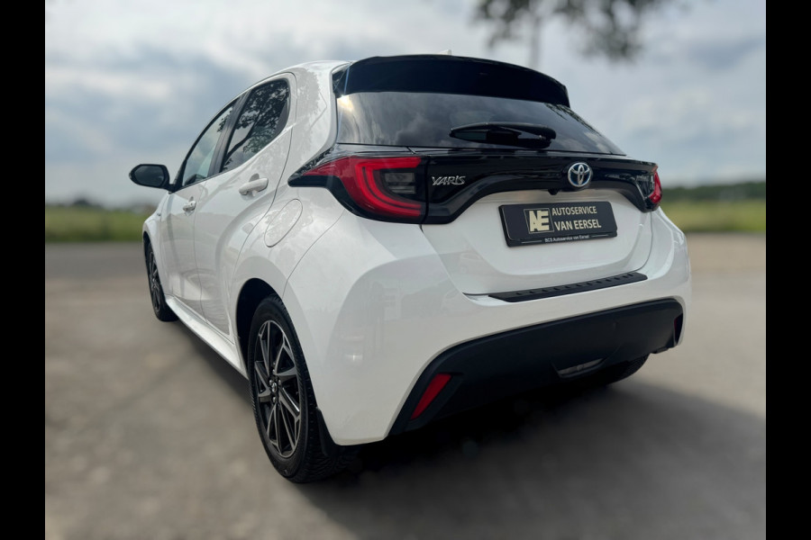 Toyota Yaris 1.5 Hybrid Dynamic CARPLAY / 4-SEIZ. BANDEN / RESERVE WIEL / STOELVERW. / CRUISE / ACHTERUITRIJCAMERA / LMV