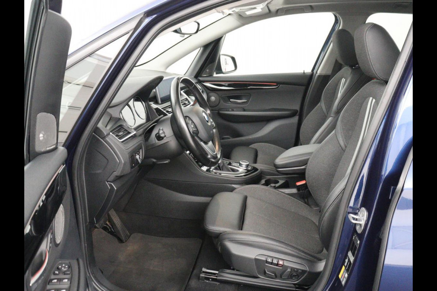 BMW 2 Serie Active Tourer 225xe iPerformance Sport Line | SOH 88,1% | Panoramadak | Stoelverwarming | Harman/Kardon | Carplay | Sportstoelen | Head-Up | Camera | Navigatie | DAB | Park Assist | PHEV | Plug In