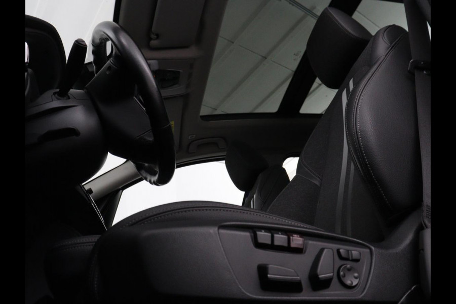 BMW 2 Serie Active Tourer 225xe iPerformance Sport Line | SOH 88,1% | Panoramadak | Stoelverwarming | Harman/Kardon | Carplay | Sportstoelen | Head-Up | Camera | Navigatie | DAB | Park Assist | PHEV | Plug In